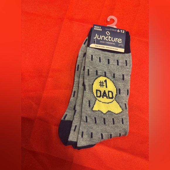 Father’s Day Gift Set Apron, Tie, and Socks Tie Is 100% Sillk - Picture 6 of 7